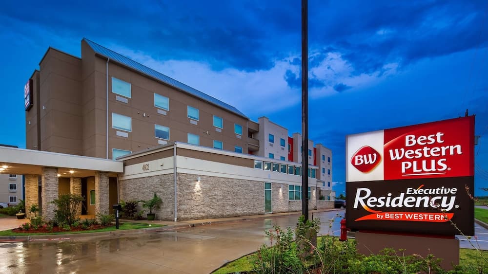 Best Western Plus Executive Residency Baytown featured exterior or lobby in Baytown, TX — similar hotel