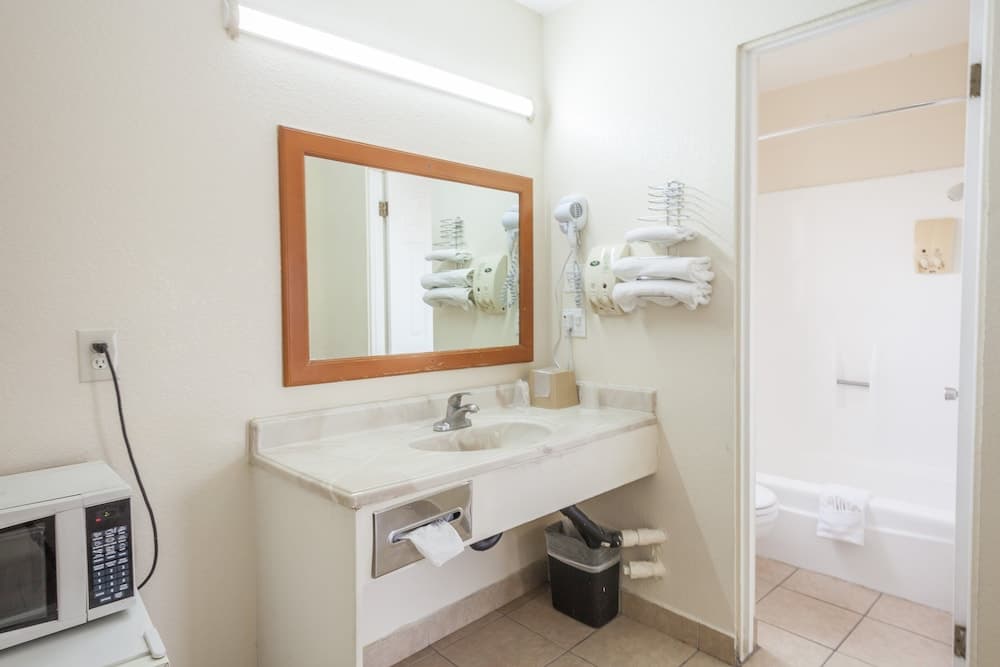 Vagabond Inn Hemet gallery photo in Hemet, CA — image 16