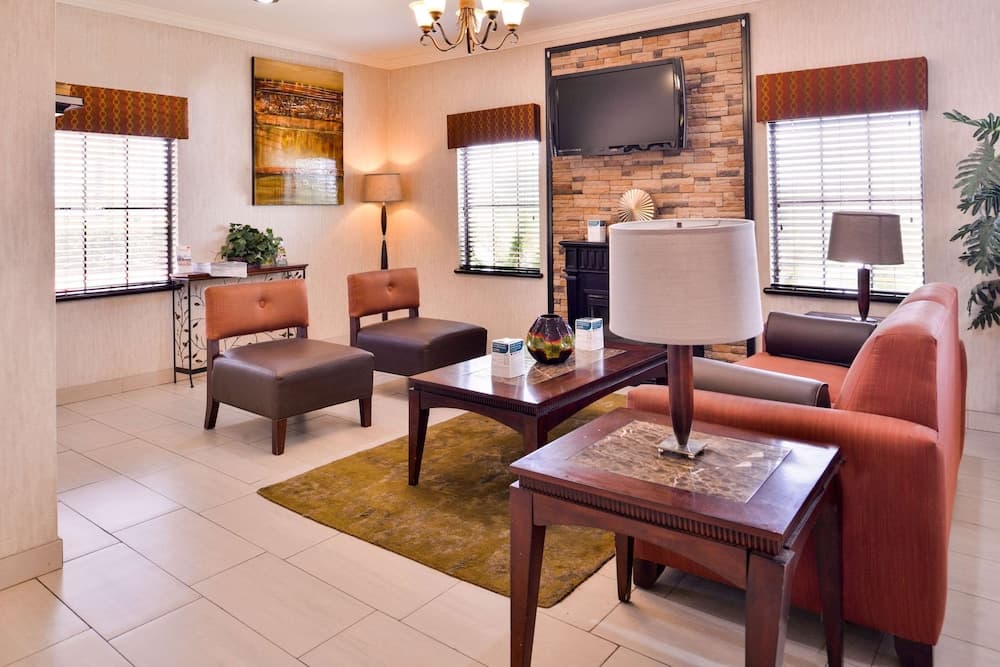 Quality Inn & Suites Beaumont interior in Beaumont, TX — gallery photo 2