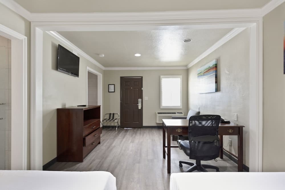 Le Blanc Inn & Suites gallery photo in El Monte, CA — image 81