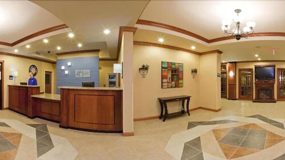 Holiday Inn Express Hotel & Suites ANDERSON NORTH by IHG interior in Anderson, IN — gallery photo 2