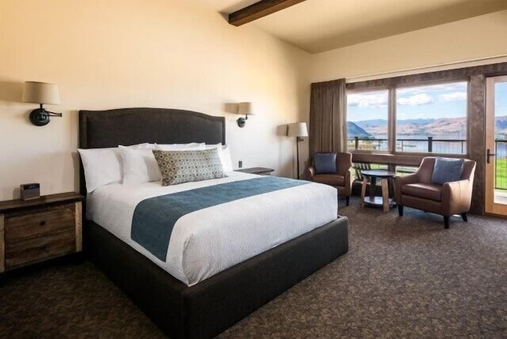 Inn at Gamble Sands interior in Brewster, WA — gallery photo 2