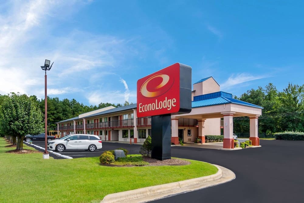 Econo Lodge Battleboro - Rocky Mount I-95 featured exterior or lobby in Battleboro, NC — similar hotel