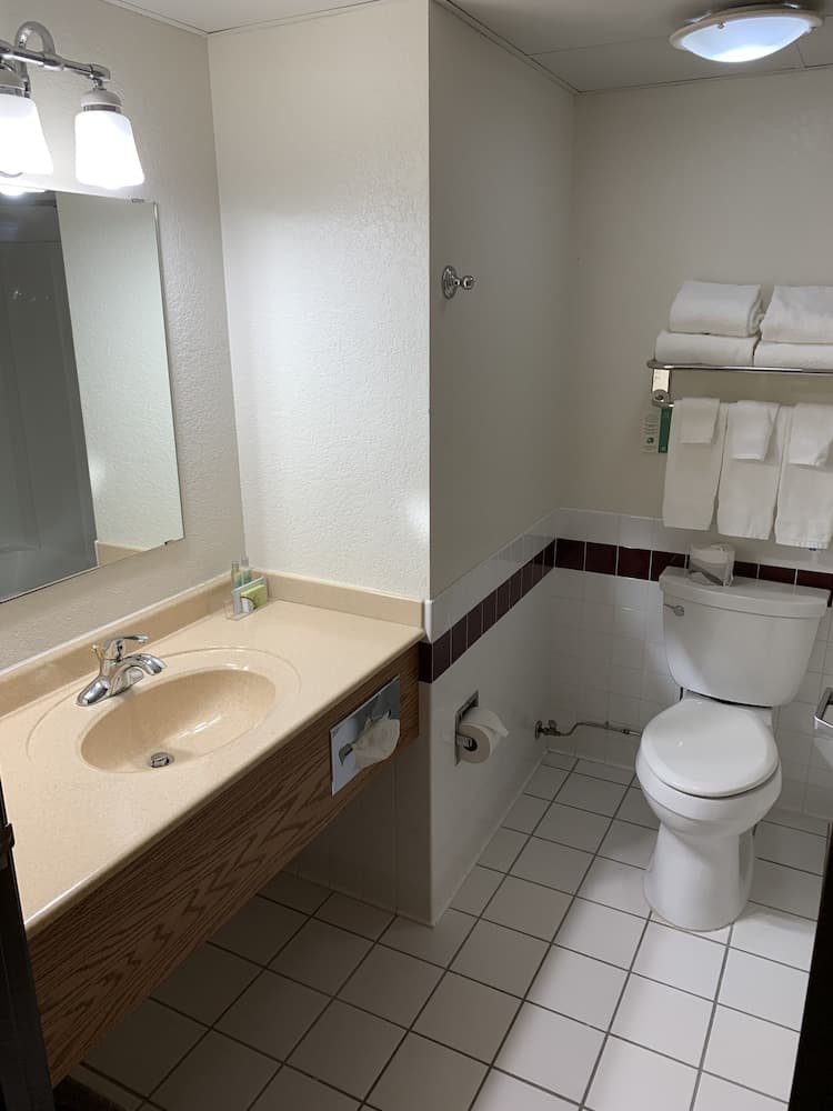 Nichols Inn of Red Wing interior in Red Wing, MN — gallery photo 2