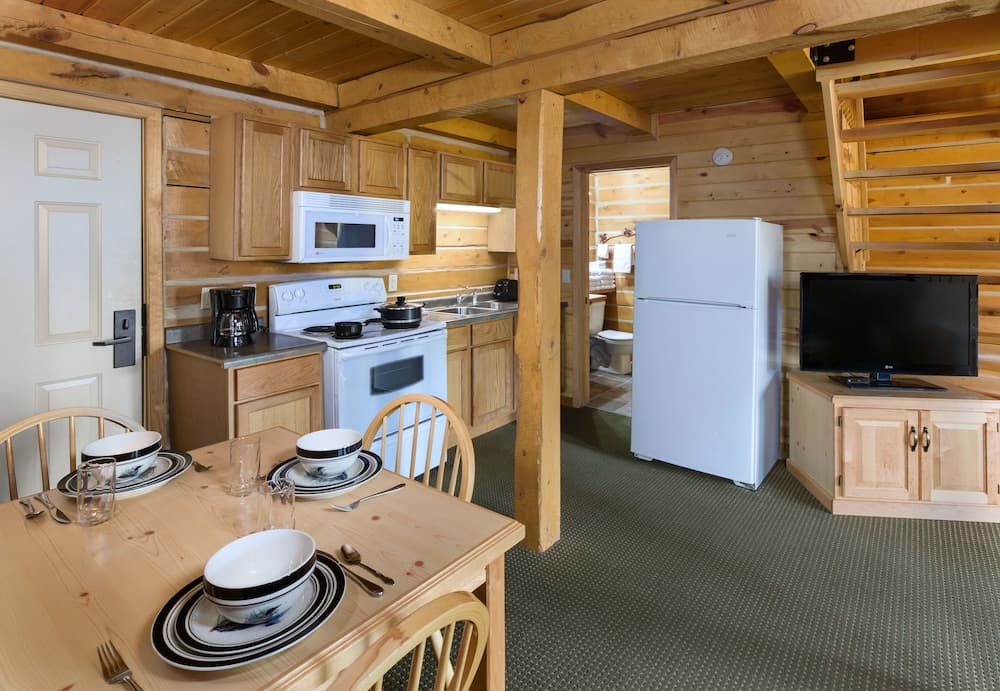 Rock Crest Lodge And Cabins property views in Custer, SD — gallery photo 3