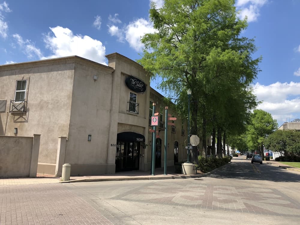 The Juliet Hotel featured exterior or lobby in Lafayette, LA — similar hotel