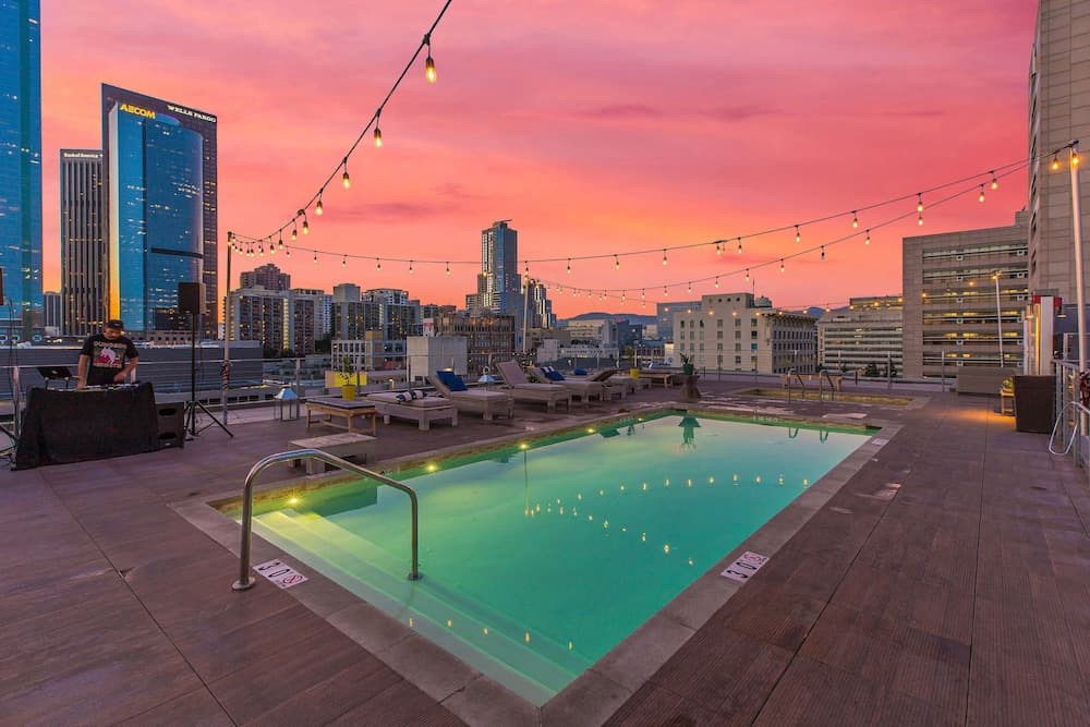 Stylish Deluxe 1BR At HWH by Oneluxstay featured exterior or lobby in Los Angeles, CA — similar hotel