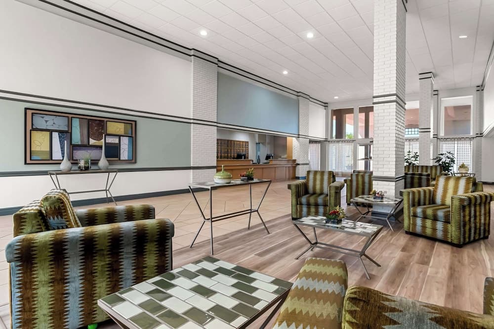 Quality Inn Slidell I-10 interior in Slidell, LA — gallery photo 2