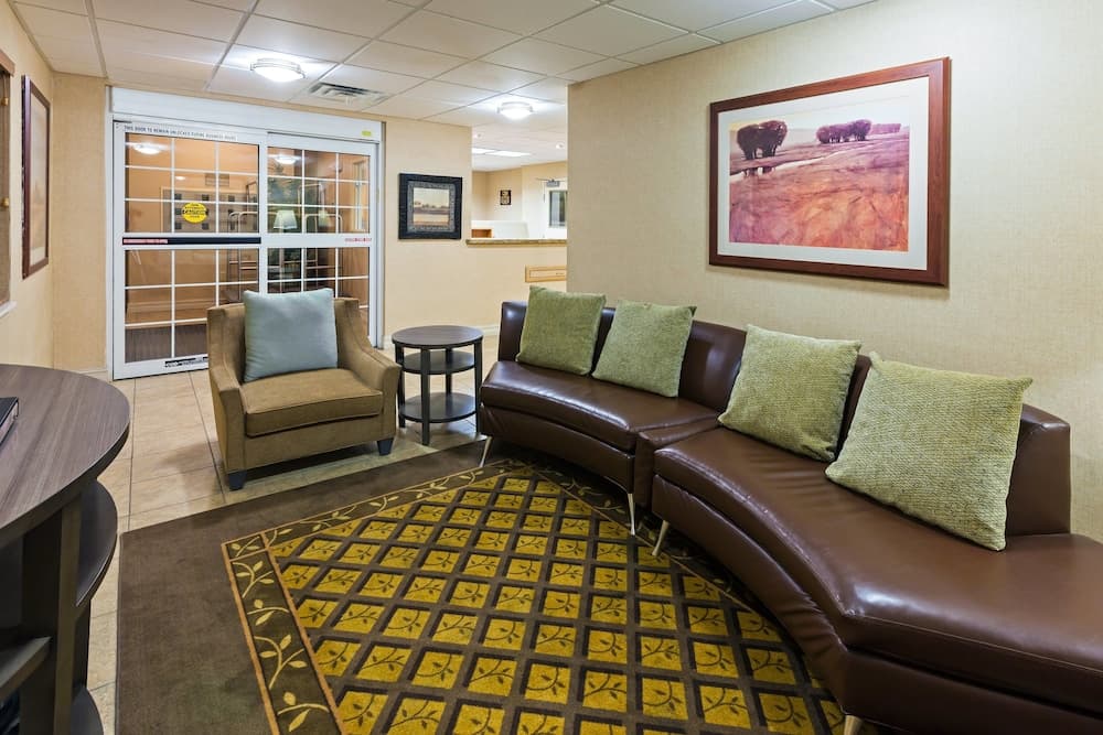 Candlewood Suites Owasso by IHG interior in Owasso, OK — gallery photo 2