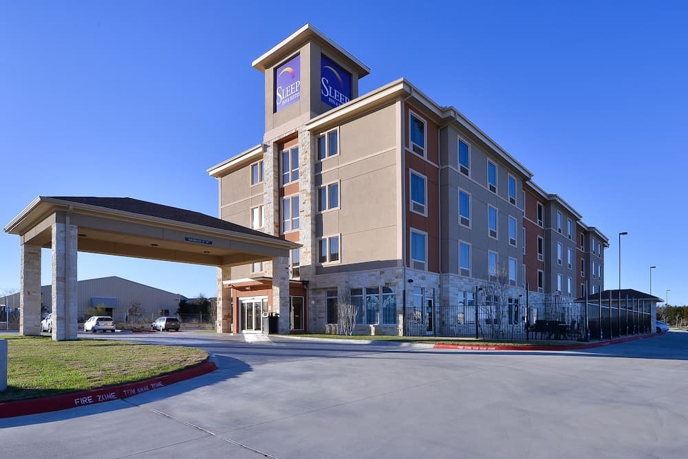 Sleep Inn & Suites Austin Northeast property views in Austin, TX — gallery photo 3