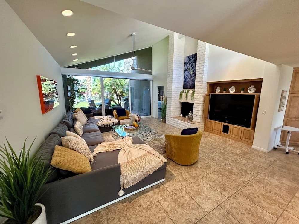 Shadow Mountain Resort featured exterior or lobby in Palm Desert, CA — similar hotel