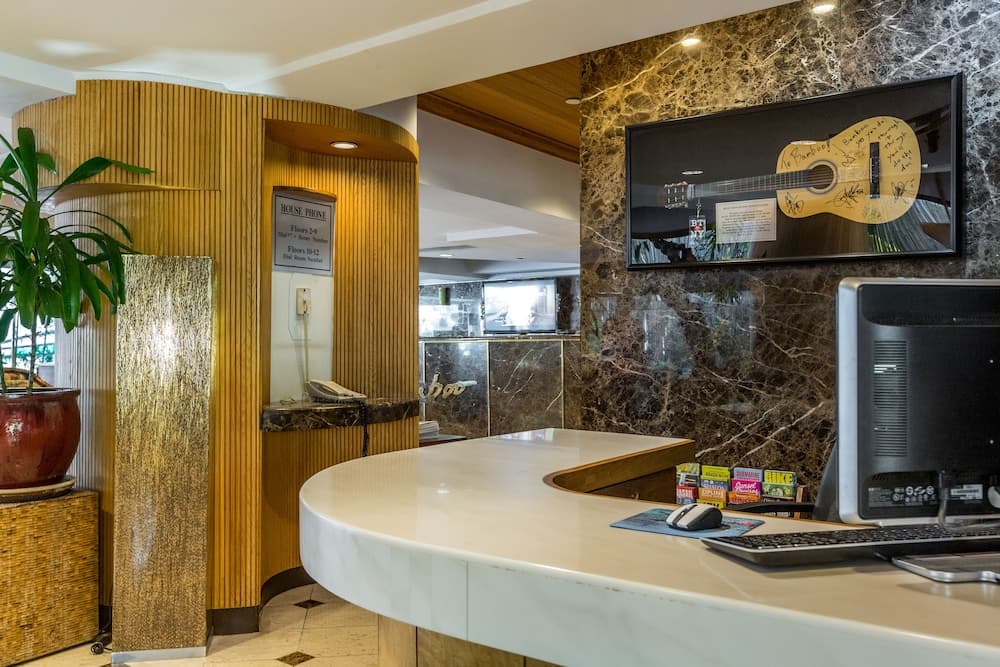 Castle Bamboo Waikīkī Hotel property views in Honolulu, HI — gallery photo 3