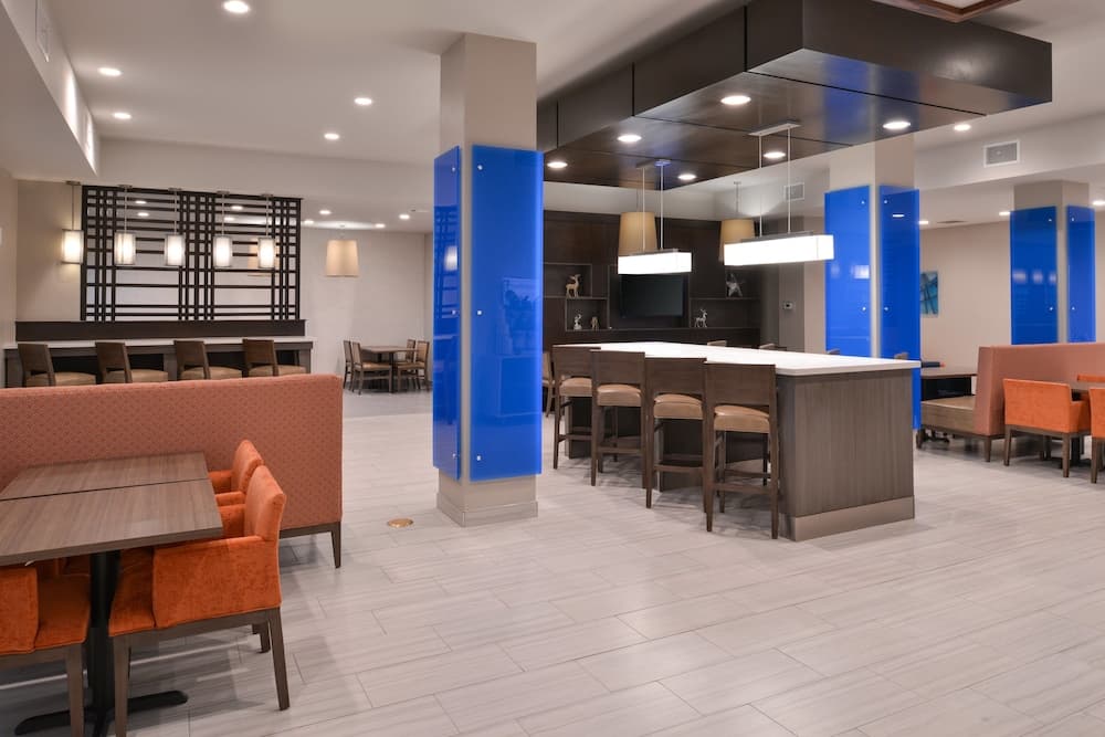 Holiday Inn Express & Suites Houston E - Pasadena by IHG gallery photo in Pasadena, TX — image 30