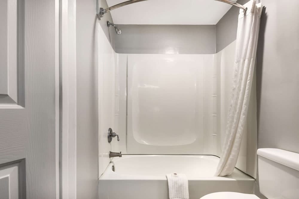 Comfort Inn Lafayette North I-10 interior in Lafayette, LA — gallery photo 2