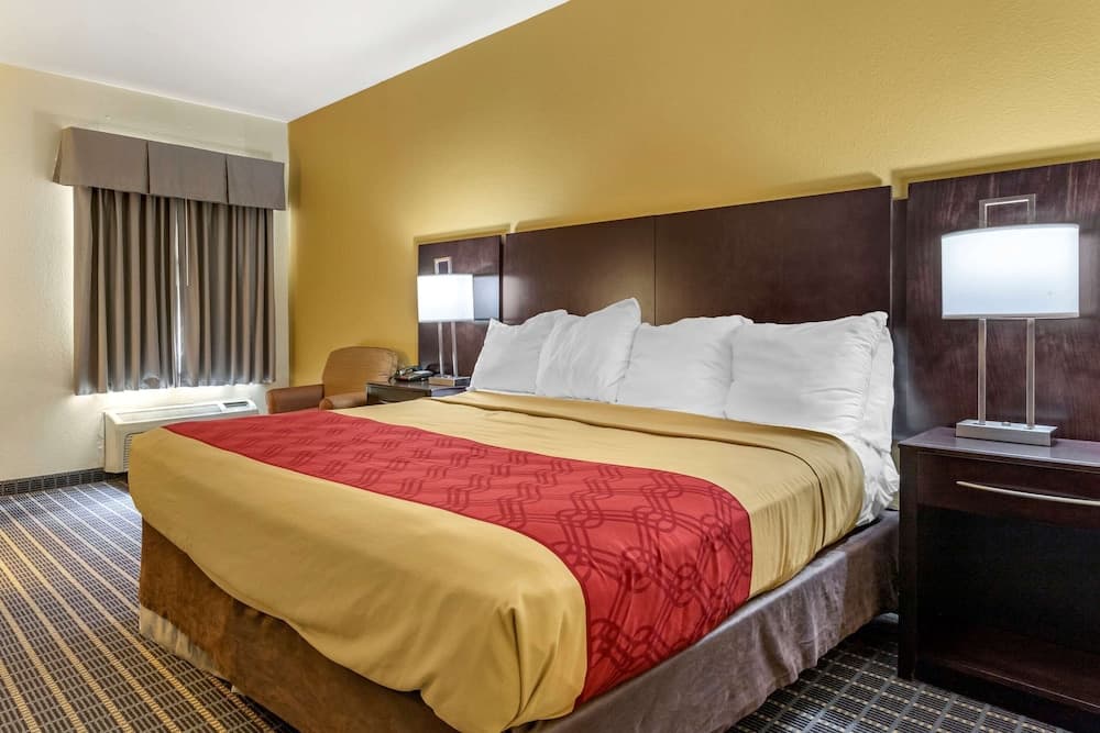 Econo Lodge Brunswick Travel Center property views in Brunswick, GA — gallery photo 3