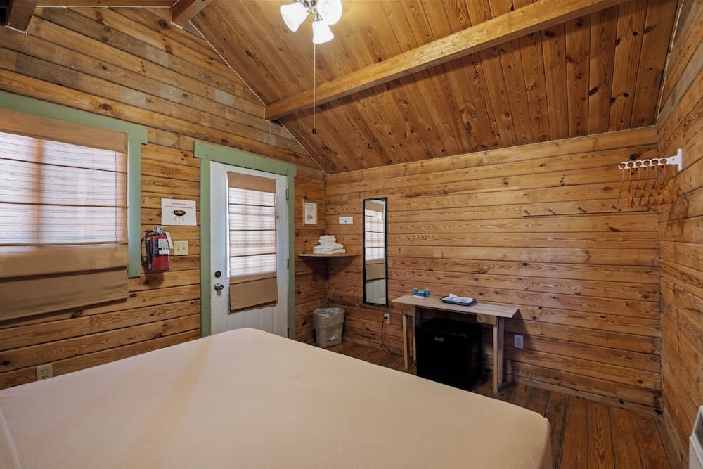 Texas Hill Country Resort interior in Medina — gallery photo 2