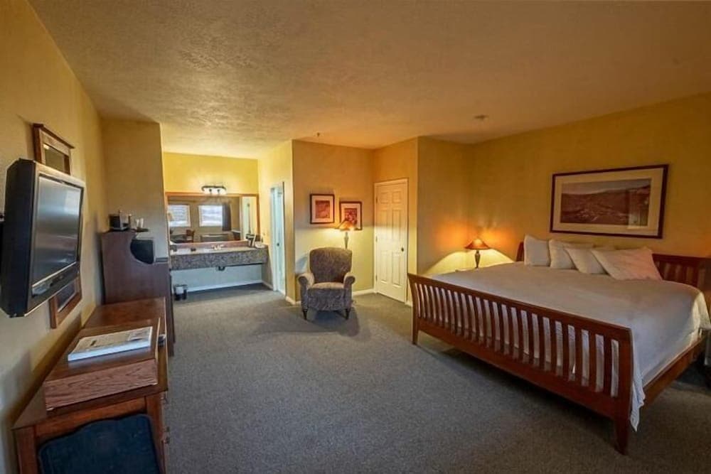 Boulder Mountain Lodge interior in Boulder, UT — gallery photo 2
