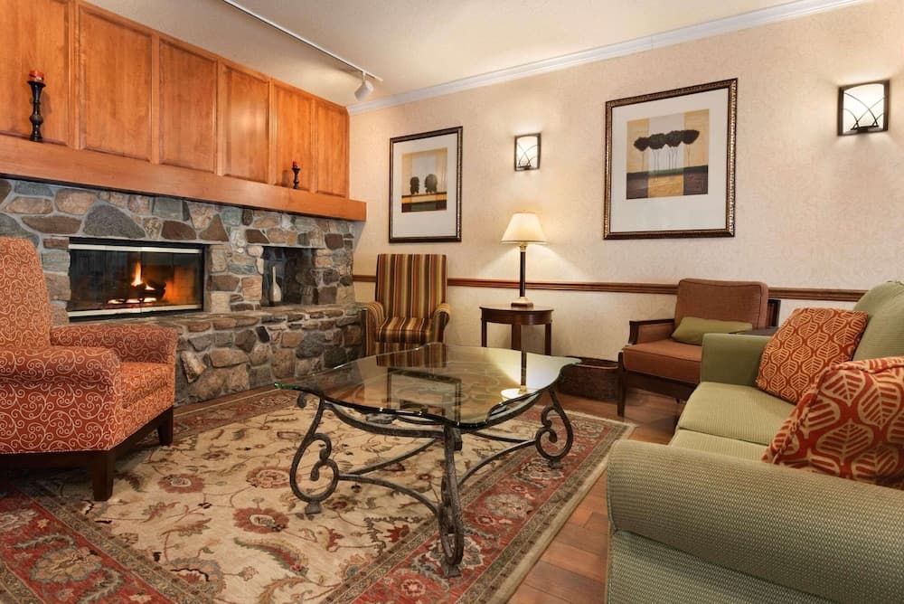 Country Inn & Suites by Radisson, Stevens Point, WI property views in Stevens Point, WI — gallery photo 3