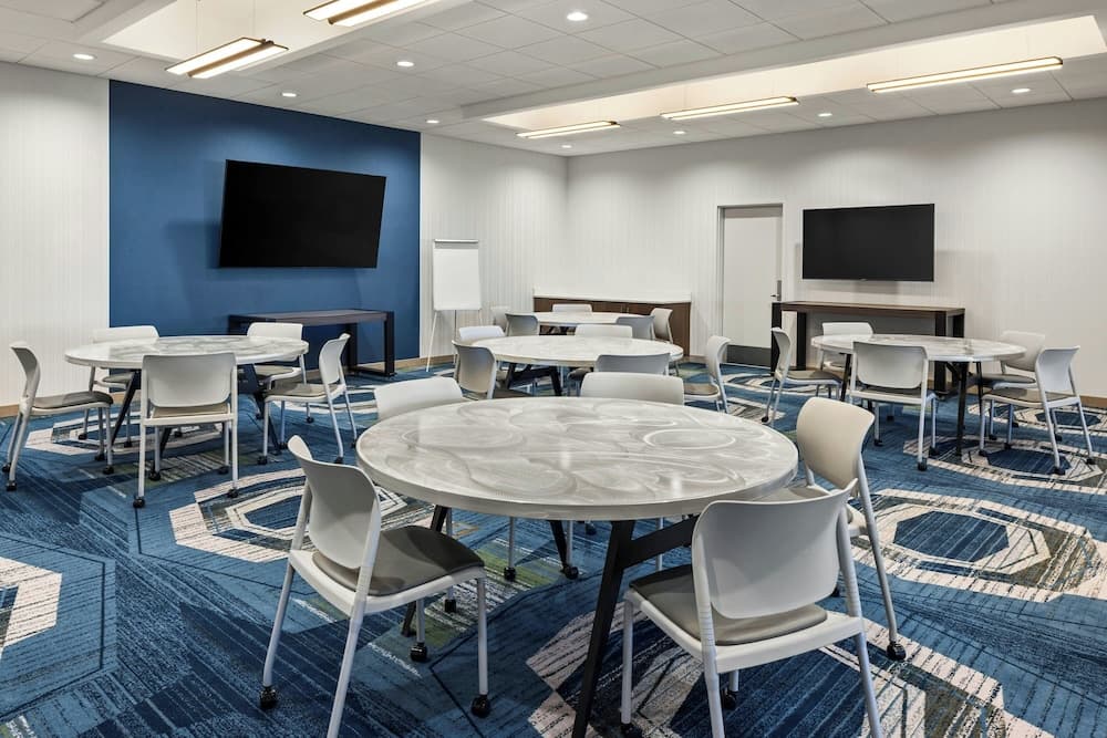Springhill Suites BY Marriott Bettendorf property views in Bettendorf, IA — gallery photo 3