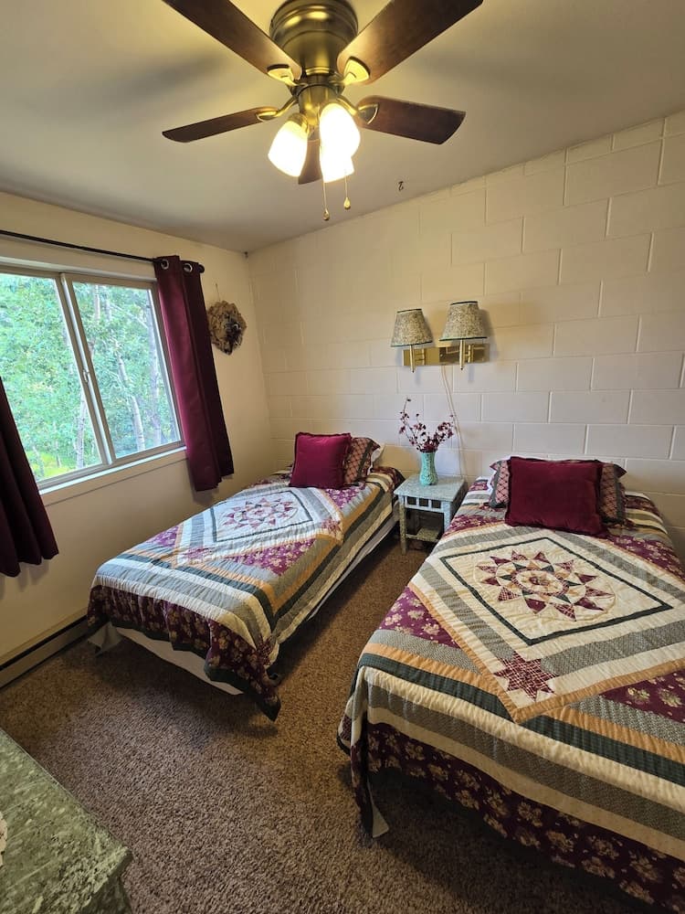 Chateau Rouge Condominiums interior in Red Lodge, MT — gallery photo 2