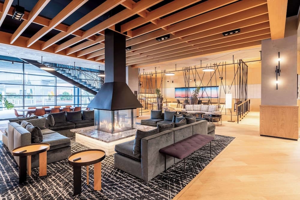 The Shay Hotel property views in Culver City, CA — gallery photo 3