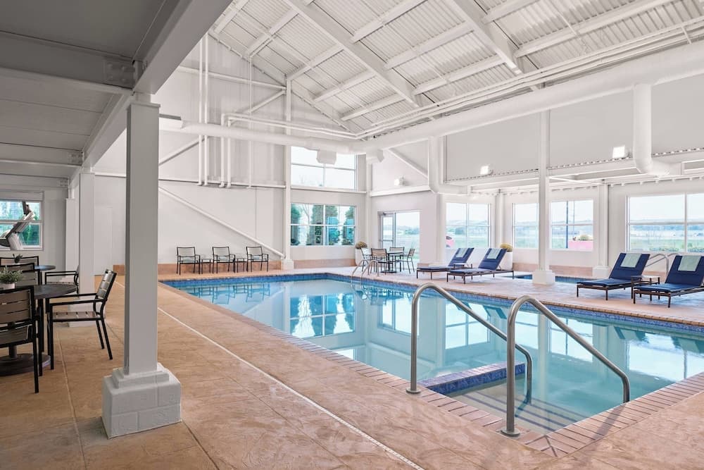 Delta Hotels by Marriott Milwaukee Northwest featured exterior or lobby in Menomonee Falls, WI — similar hotel