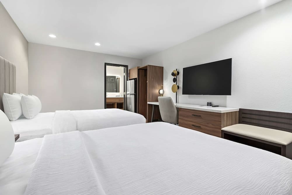 Baymont by Wyndham Beaumont gallery photo in Beaumont, TX — image 13