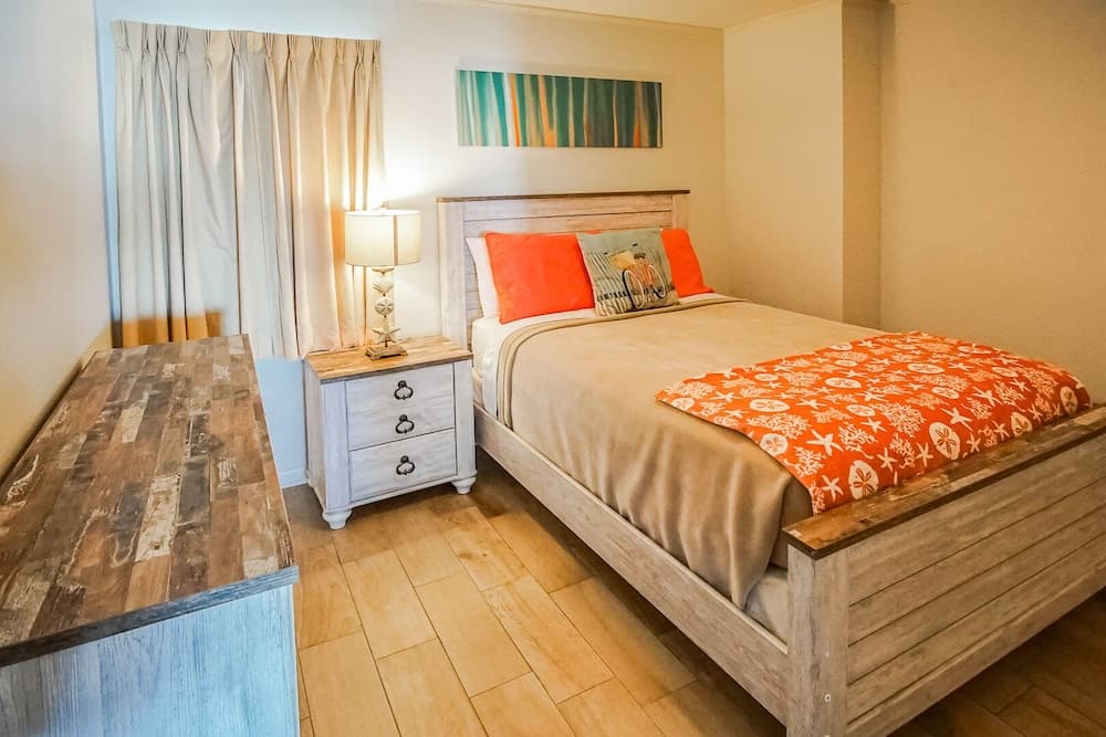 Shoreline Towers interior in Gulf Shores, AL — gallery photo 2