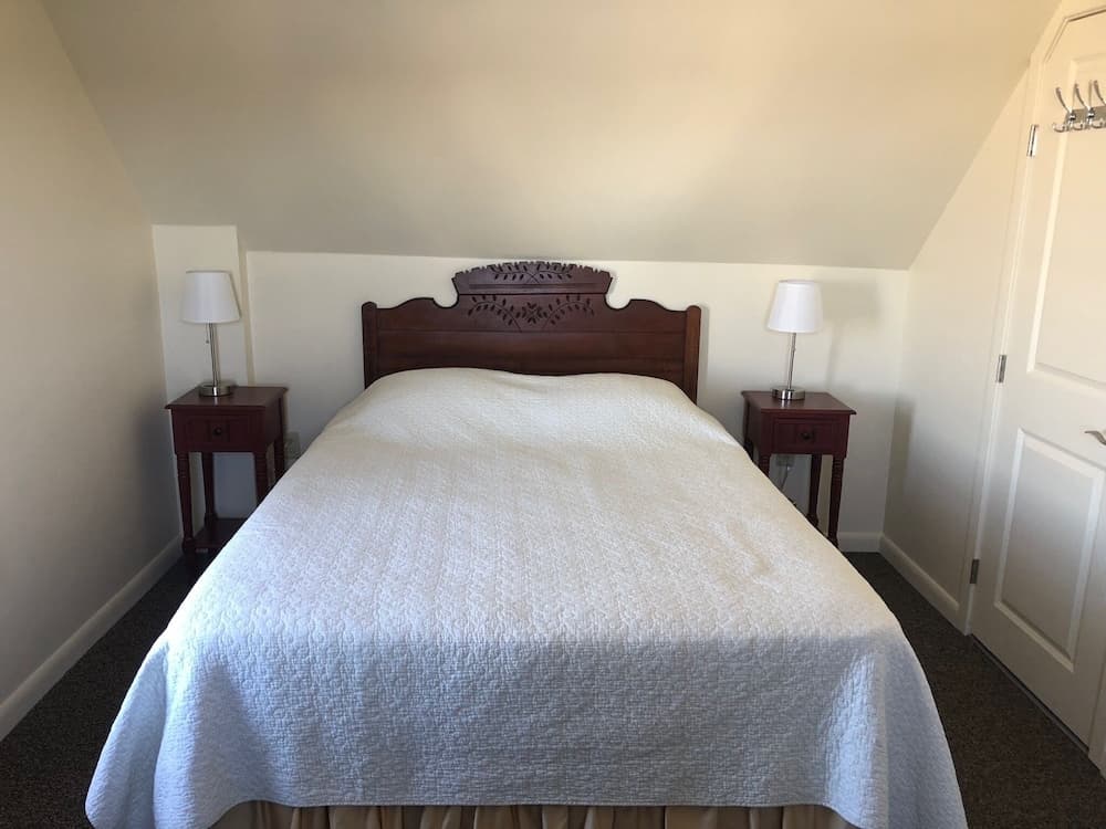 The Attleboro House interior in Oak Bluffs, MA — gallery photo 2