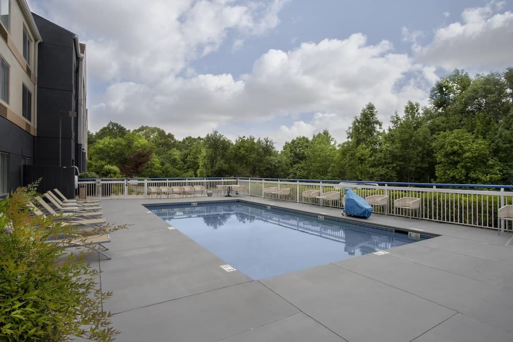 Spark by Hilton Macon North property views in Macon, GA — gallery photo 3