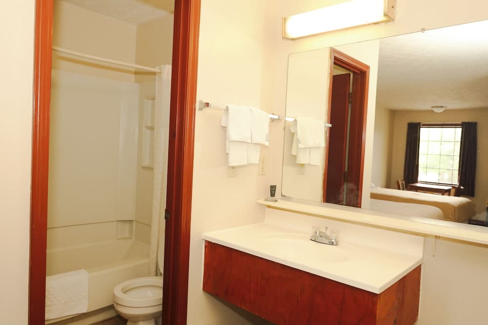 Hotel Deerfield Inn & Suites Acworth Atlanta interior in Acworth, GA — gallery photo 2