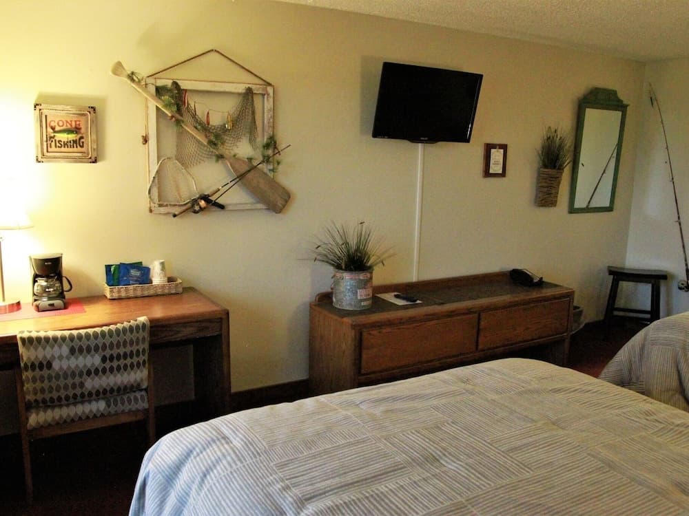 Crosby Lodge property views in Crosby, ND — gallery photo 3