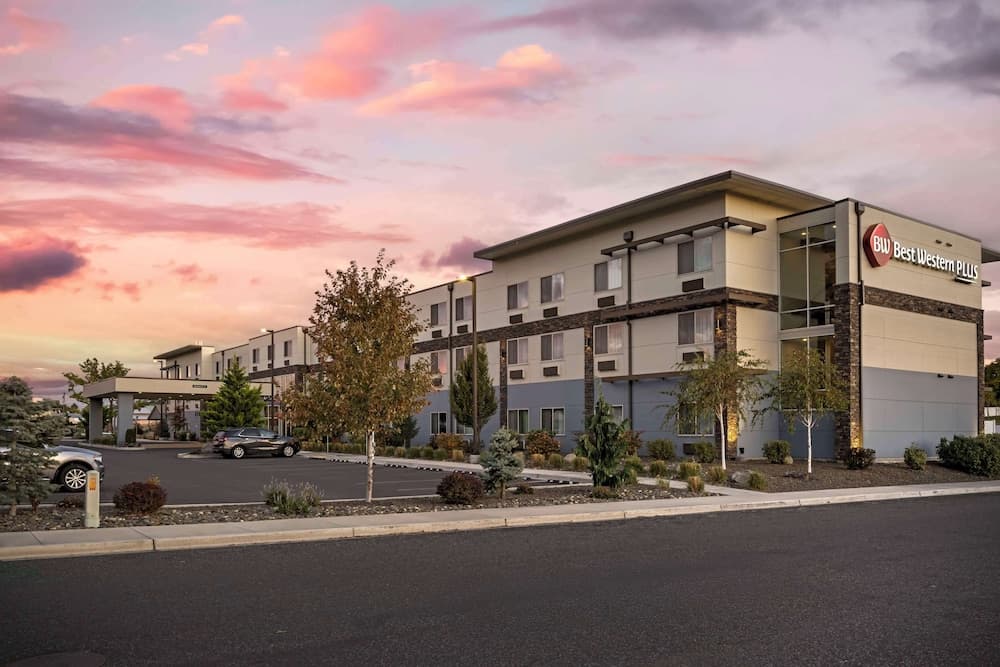 Best Western Plus The Inn at Hells Canyon featured exterior or lobby in Clarkston, WA — similar hotel