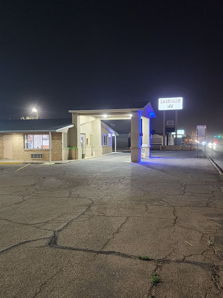 Satellite Inn property views in Alamogordo, NM — gallery photo 3