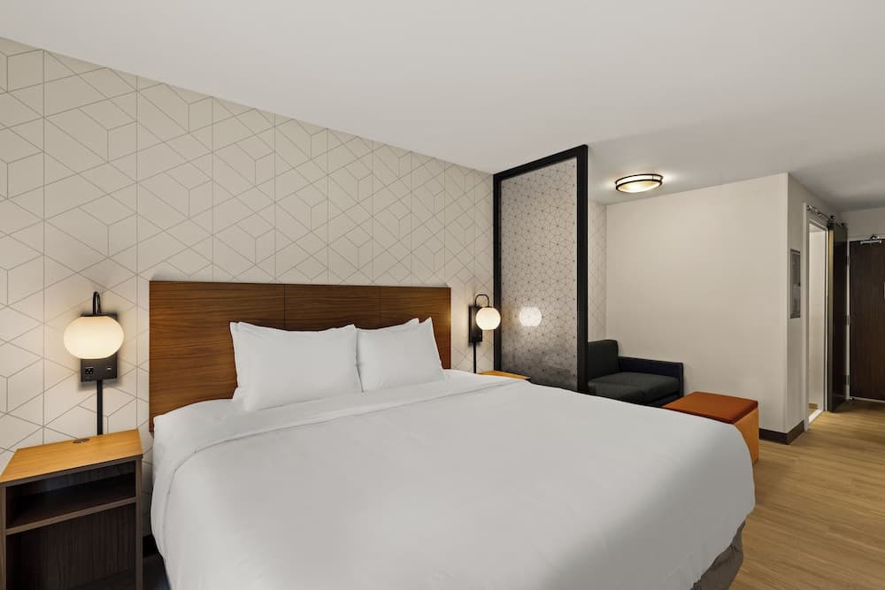 Everhome Suites Brownsville gallery photo in Brownsville, TX — image 6