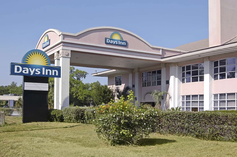 Days Inn by Wyndham Gainesville University featured exterior or lobby in Gainesville, FL — similar hotel
