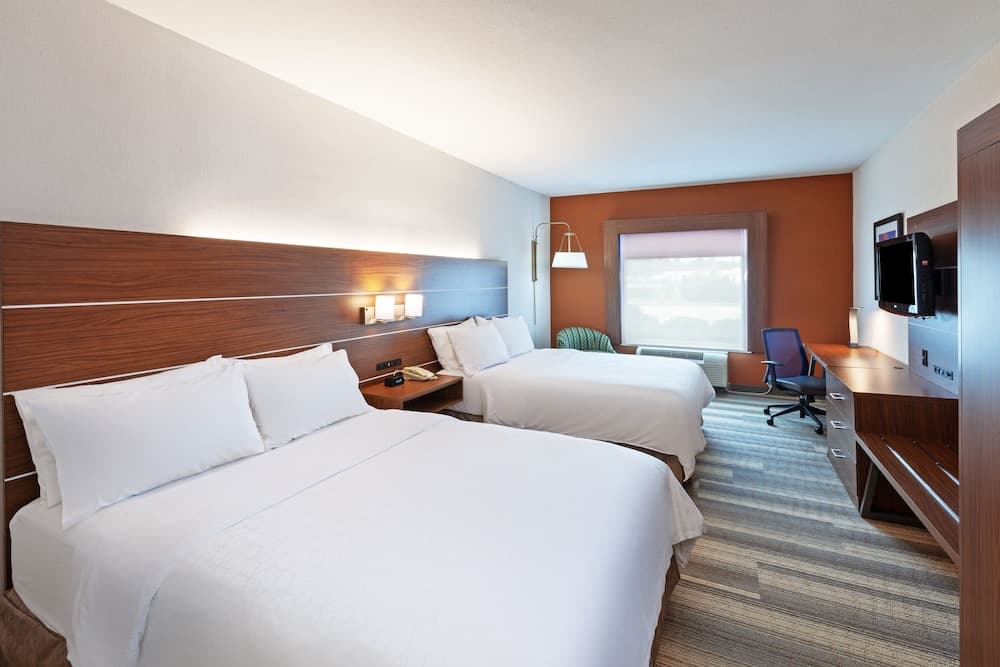 Holiday Inn Express Suites Jasper by IHG interior in Jasper, TX — gallery photo 2