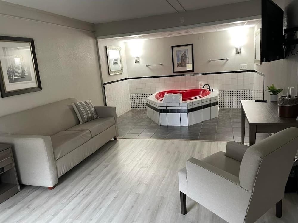 Whaler Inn and Suites gallery photo in New Bedford, MA — image 21
