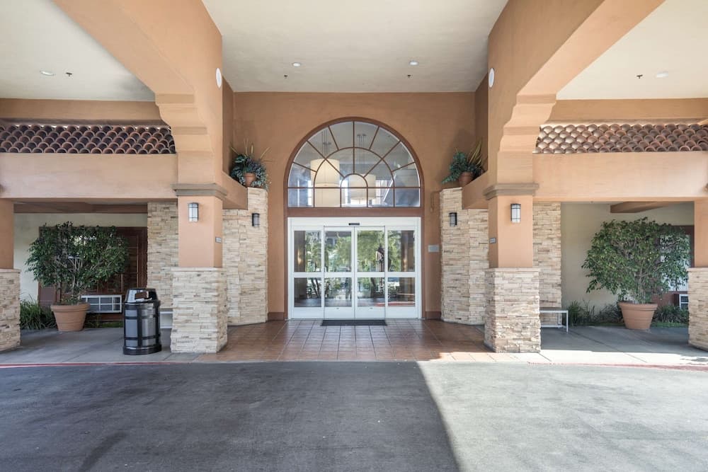 MainStay Suites John Wayne Airport by Choice Hotels gallery photo in Santa Ana, CA — image 34