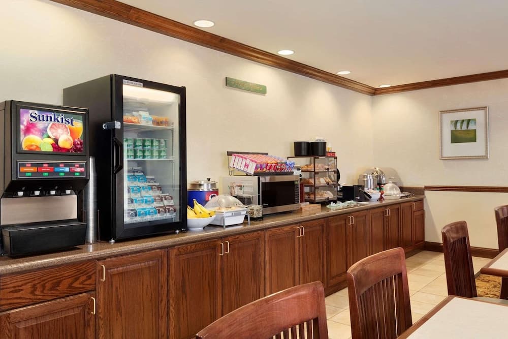 Garner Hotel Gillette South by IHG property views in Gillette, WY — gallery photo 3