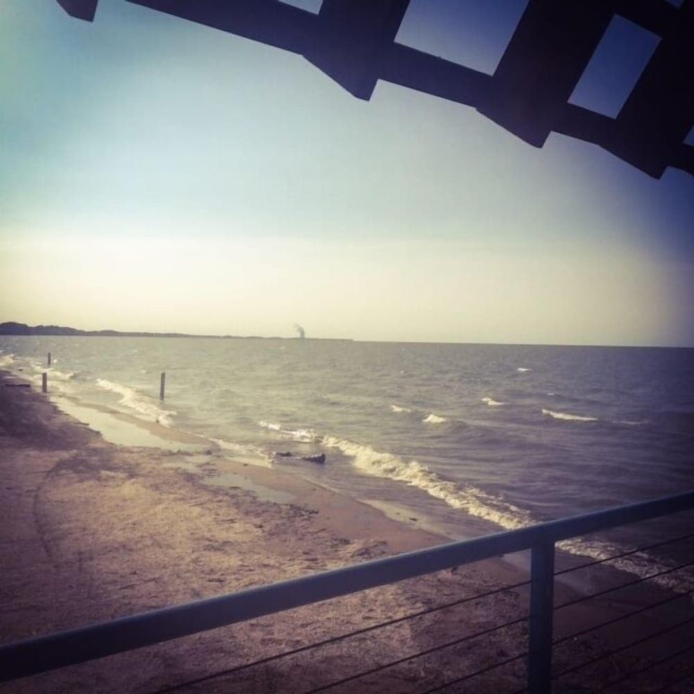 Beachfront Resort gallery photo in Port Clinton, OH — image 23