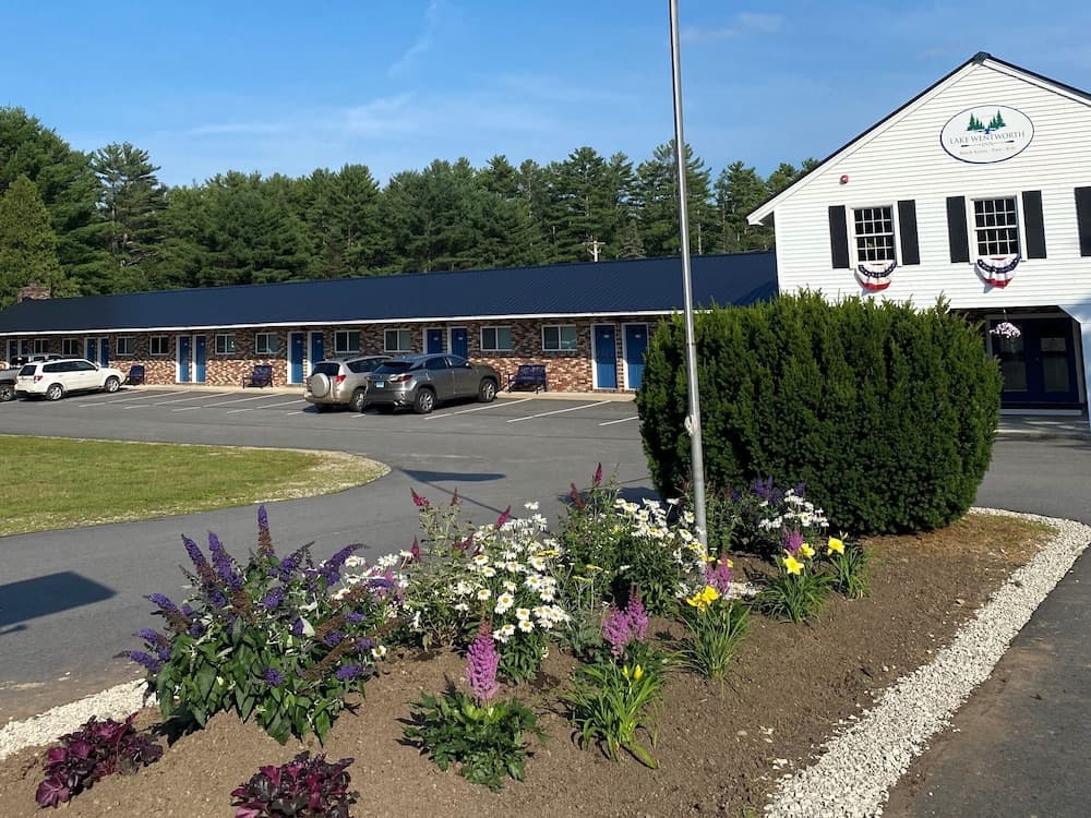 Lake Wentworth Inn featured exterior or lobby in Wolfeboro — similar hotel