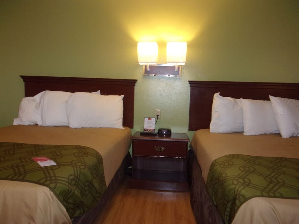 Econo Lodge Kent - Akron West property views in Kent, OH — gallery photo 3