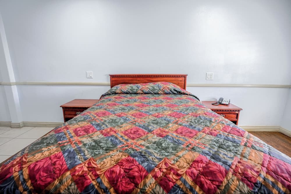 Day&Night Inn gallery photo in Hesperia, CA — image 13