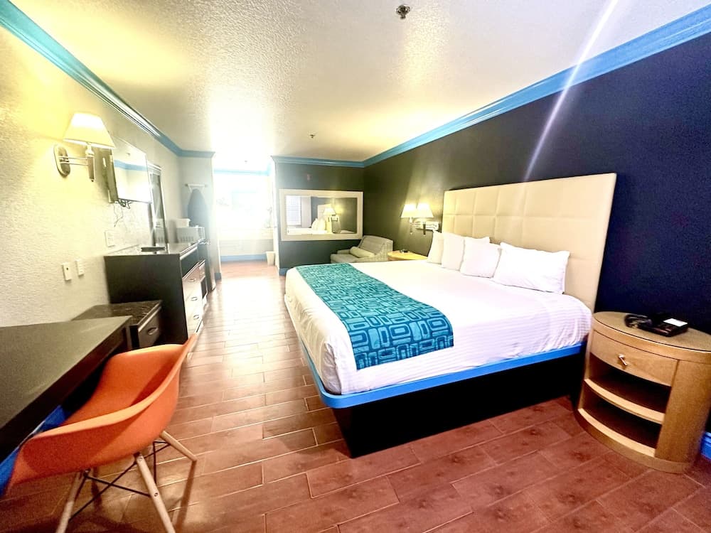 Casa Blanca Hotel - Orange — hotel in Orange, California