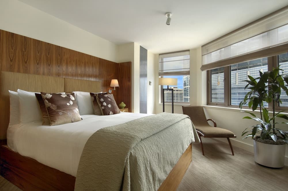 Fairmont Chicago at Millennium Park property views in Chicago, IL — gallery photo 3