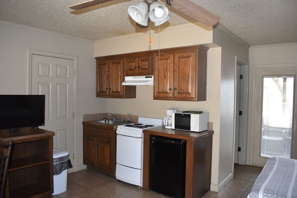 Jack's White River Fishing Resort property views in Mountain View, AR — gallery photo 3
