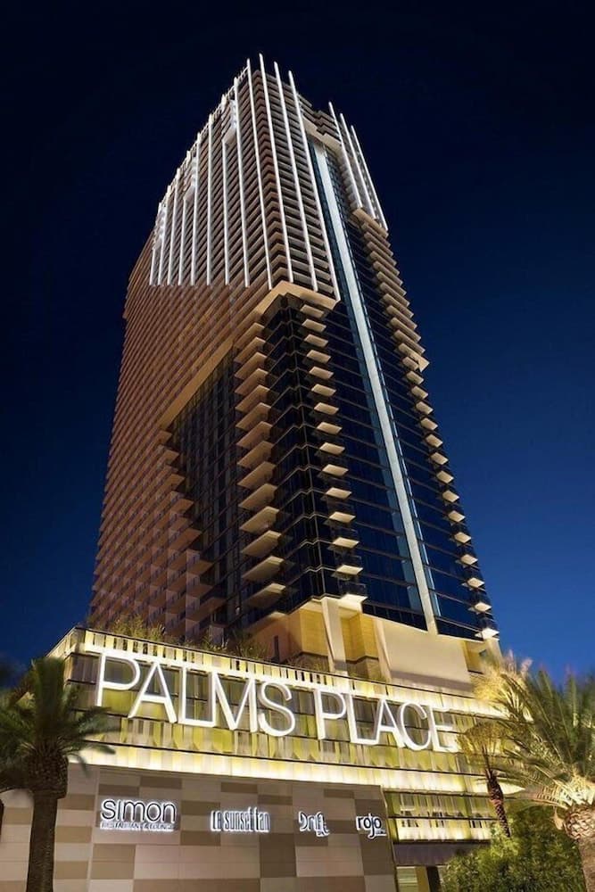 Palms Place property views in Las Vegas, NV — gallery photo 3