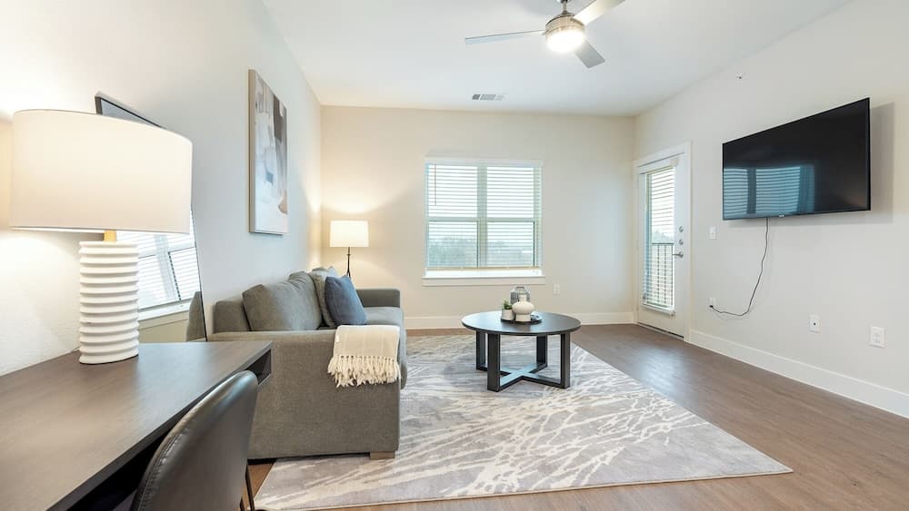 Landing Apartments Seguin interior in Seguin, TX — gallery photo 2