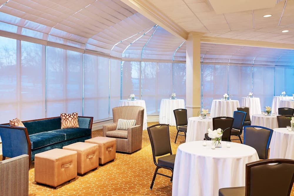 Wyndham College Park North / Washington DC Area interior in Beltsville, MD — gallery photo 2